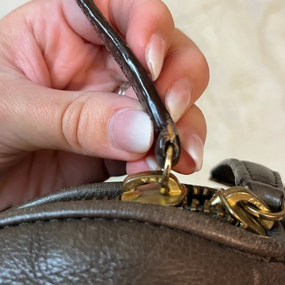 MaxMara Brown Leather Hobo Bag w/ Zip Closure & Detachable Strap - Picture 9 of 17